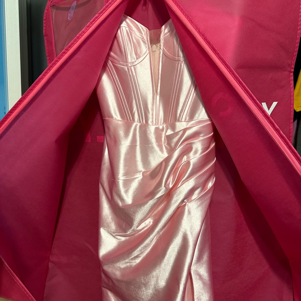 jovani prom dress size 2: light pink silk - only worn for 7 hours